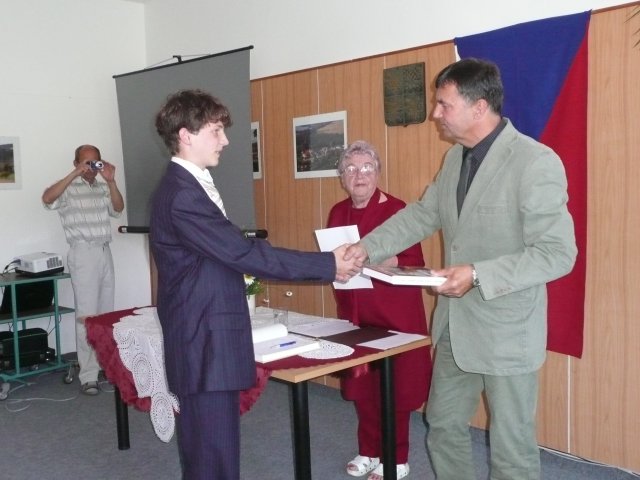 p1000490
