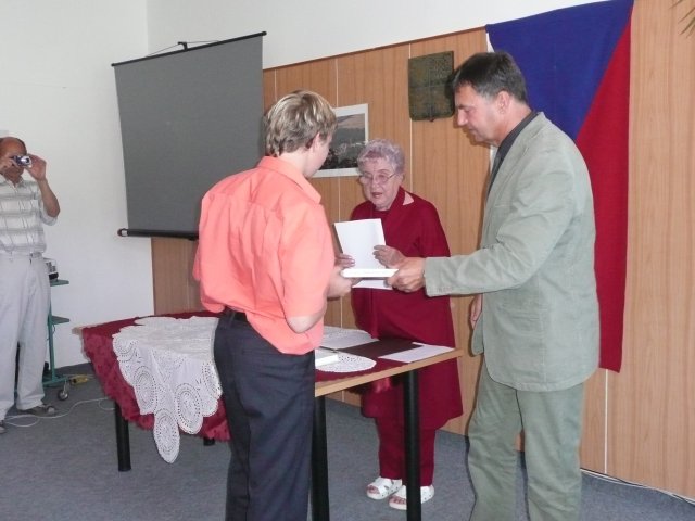 p1000495