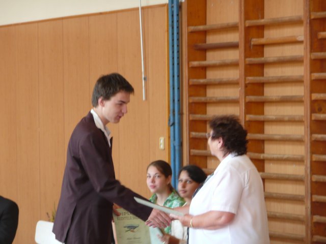 p1000562