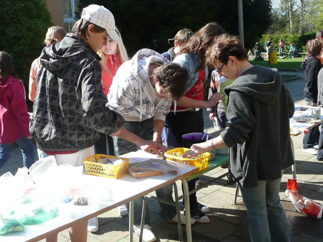 DEN ZEMĚ 20. 4. 2011 v areálu školy