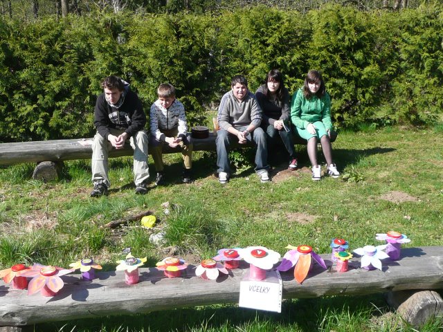 DEN ZEMĚ 20. 4. 2011 v areálu školy