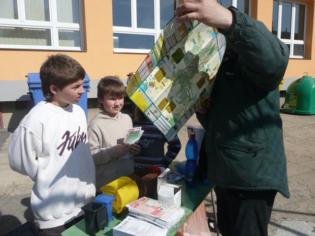 DEN ZEMĚ 20. 4. 2011 v areálu školy