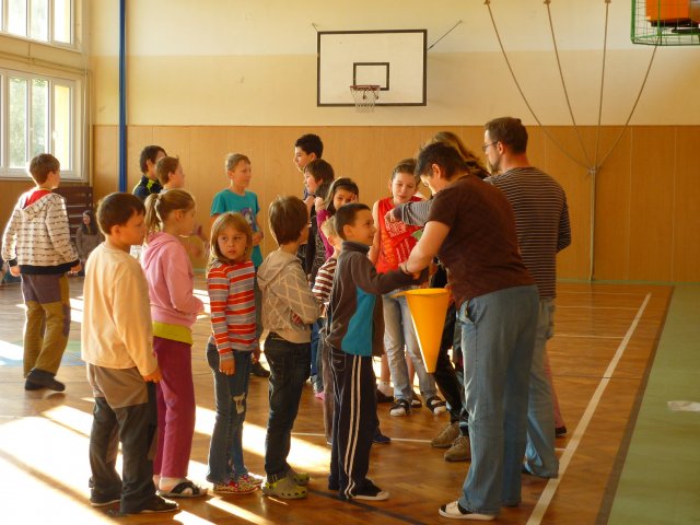 DEN ZEMĚ 20. 4. 2011 v areálu školy