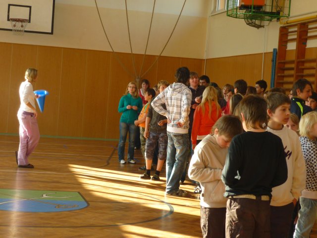 DEN ZEMĚ 20. 4. 2011 v areálu školy