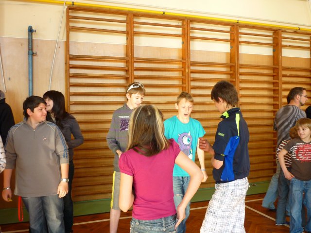 DEN ZEMĚ 20. 4. 2011 v areálu školy