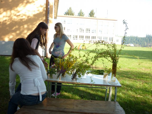 DEN ZEMĚ 20. 4. 2011 v areálu školy
