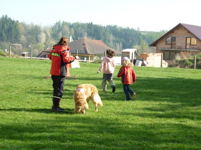 DEN ZEMĚ 20. 4. 2011 v areálu školy