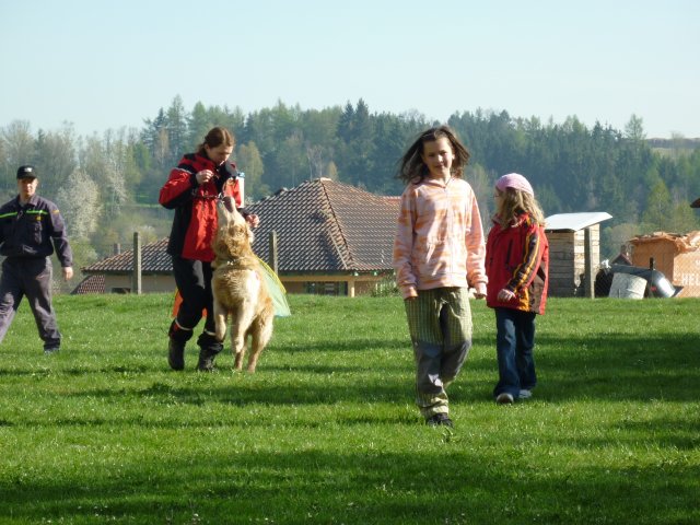 DEN ZEMĚ 20. 4. 2011 v areálu školy