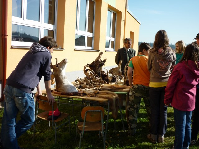 DEN ZEMĚ 20. 4. 2011 v areálu školy