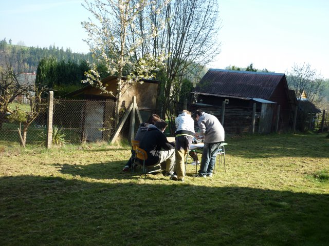 DEN ZEMĚ 20. 4. 2011 v areálu školy