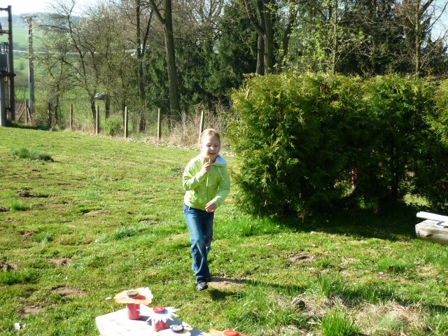 DEN ZEMĚ 20. 4. 2011 v areálu školy