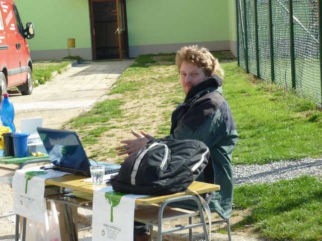 DEN ZEMĚ 20. 4. 2011 v areálu školy