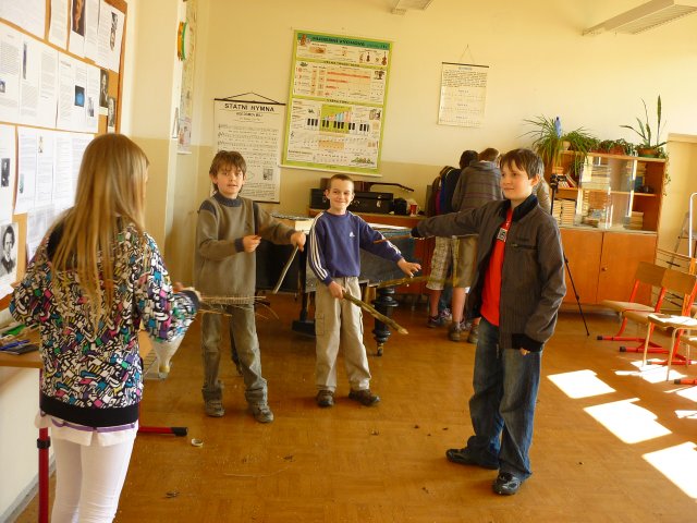 DEN ZEMĚ 20. 4. 2011 v areálu školy