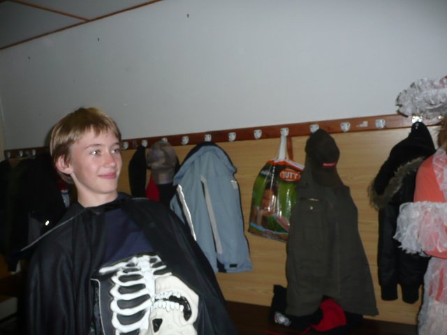 Halloween party v tělocvičně školy 26.10.2010