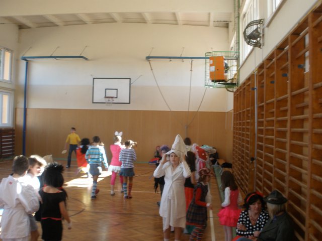 Masopust 8. 3. 2011 v tělocvičně školy