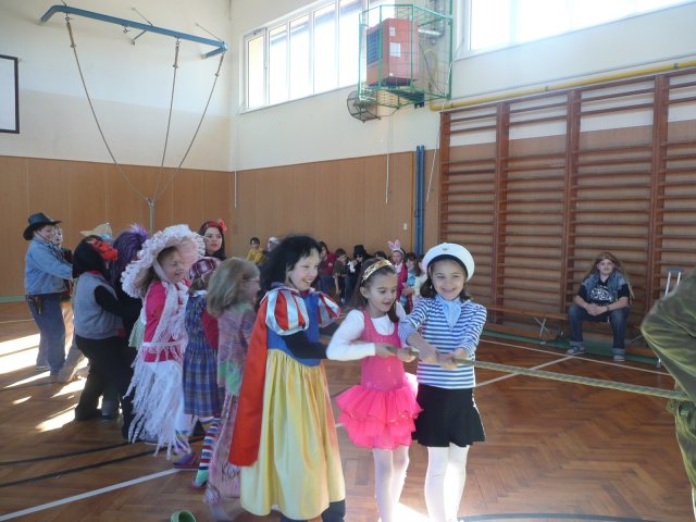 Masopust 8. 3. 2011 v tělocvičně školy