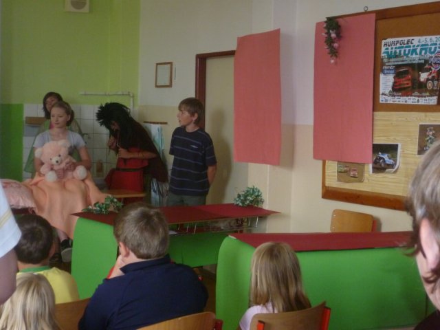 Divadlo 7.ročníku - O ŠÍPKOVÉ RŮŽENCE