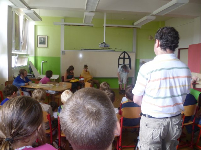 Divadlo 7.ročníku - O ŠÍPKOVÉ RŮŽENCE