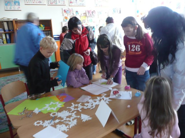 Vánoční dílna konaná v sobotu 27.11.2010  v prostorách školy