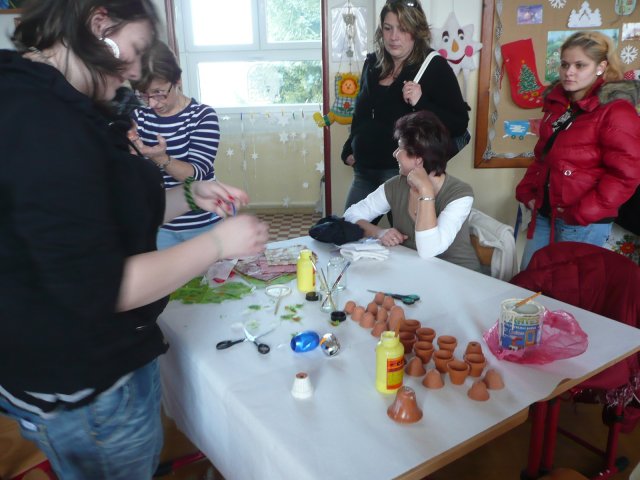 Vánoční dílna konaná v sobotu 27.11.2010  v prostorách školy