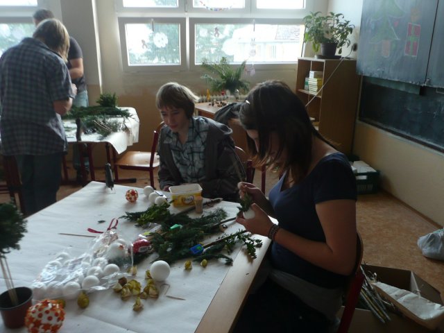 Vánoční dílna konaná v sobotu 27.11.2010  v prostorách školy