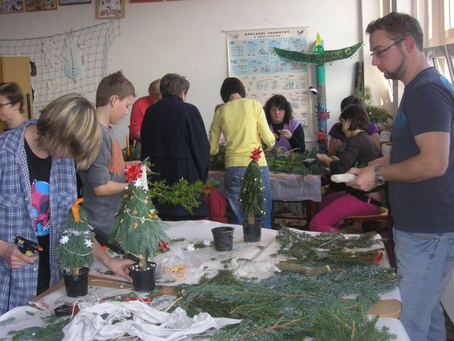 Vánoční dílna konaná v sobotu 27.11.2010  v prostorách školy