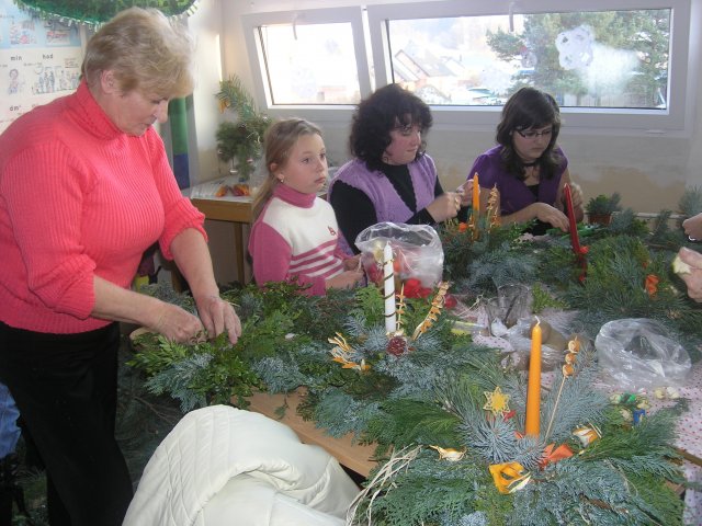 Vánoční dílna konaná v sobotu 27.11.2010  v prostorách školy