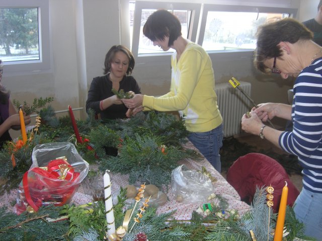 Vánoční dílna konaná v sobotu 27.11.2010  v prostorách školy