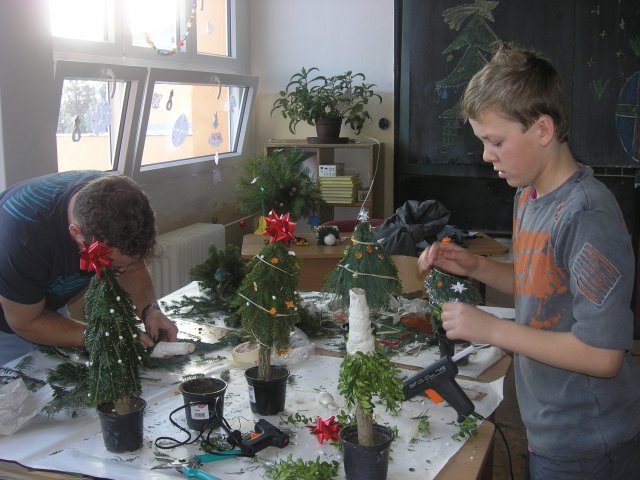 Vánoční dílna konaná v sobotu 27.11.2010  v prostorách školy