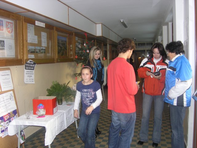 Vánoční dílna konaná v sobotu 27.11.2010  v prostorách školy