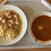 gulášová polévka, kuřecí na pórku s bulgurem