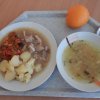 čočková, přírodní vepřové nudličky, brambor, dušená zelenina