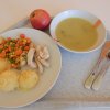 chřestová polévka, kuřecí kousky, brambor, dušená zelenina