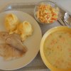 jarní zeleninová polévka, talápie na bylinkách, šťouchané brambory, salát