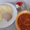 Italská polévka, tuňák na másle, bramborová kaše, zelenina