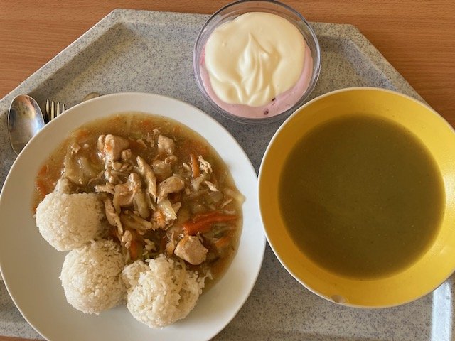 cuketová polévka, kuřecí čína, rýže