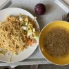 kedlubnová polévka s pohankou, čínské nudle se zeleninou a vejci