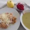 brokolicové polévka, srbské rizoto s vepřovým masem a sýrem