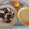 kukuřičná polévka s mrkví, krupičná kaše, ovoce