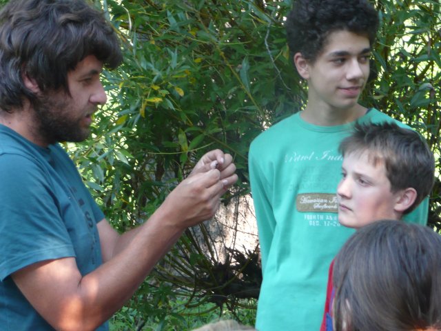 p1000749