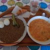 mrkvová polévka s těstovinami, čočka na kyselo, vejce, okurka