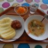 vývar z pepitky, holandský řízek, bramborová kaše, kompot