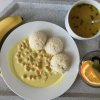 zeleninová s jáhly, cizrna na kari s rýží, chléb s tuňákovou pomazánkou