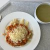 brokolicová polévka, boloňské ragú s červenou čočkou, těstoviny