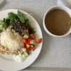 gulášovka, bulgur se sušenými rajčaty, žampióny, špenátem a smetanou